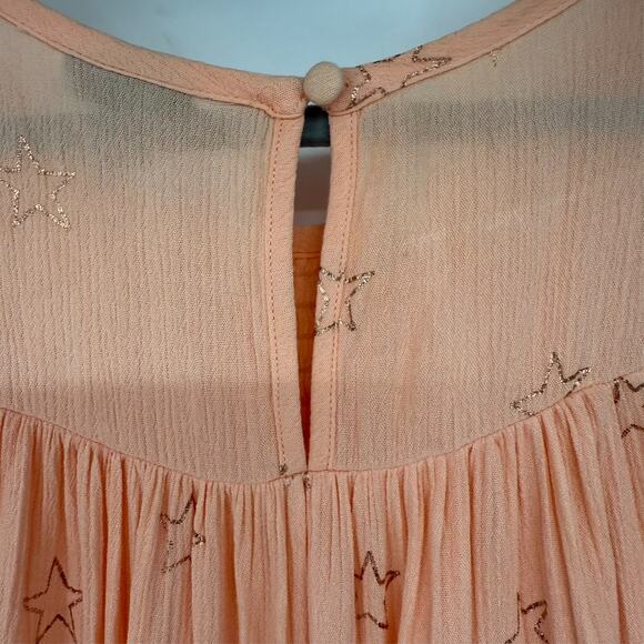 Torrid Crinkle Gauze Smocked Tank Womens 00X Peach Glittered Stars Celestial - Picture 5 of 8